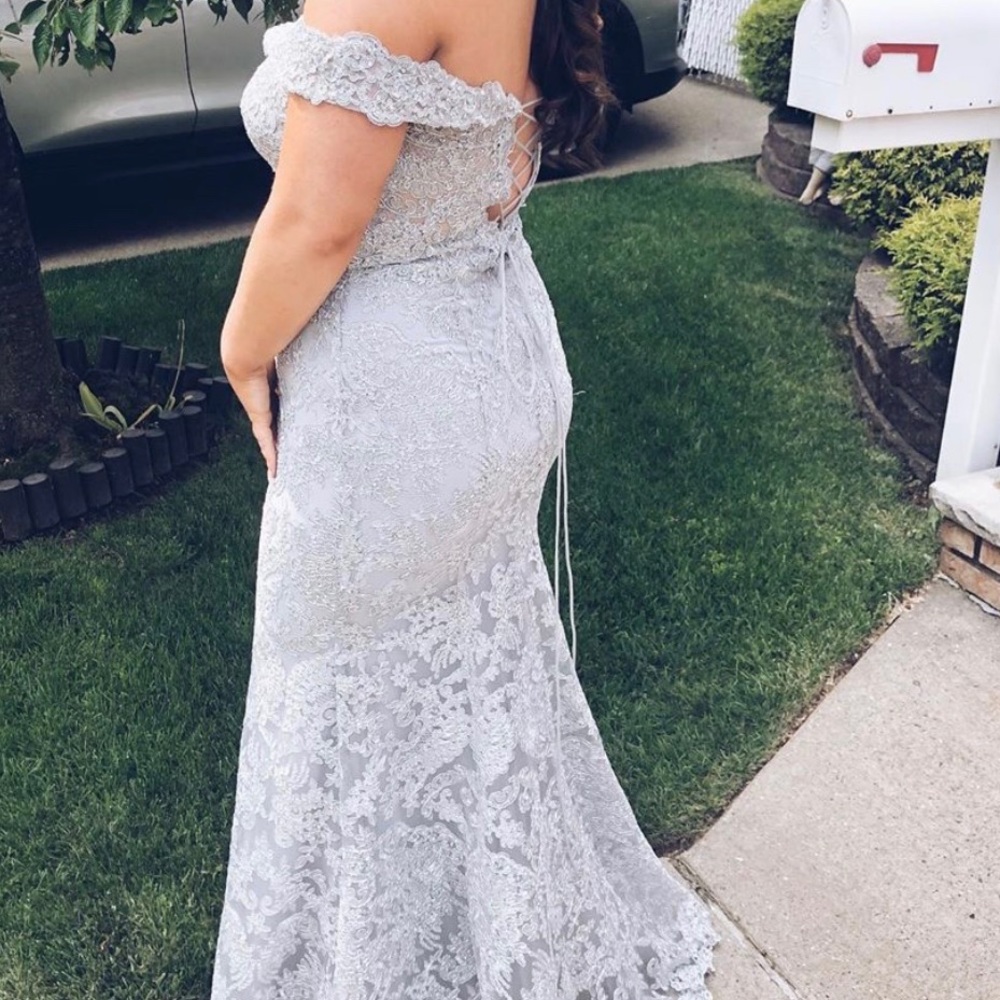 Elegant prom dress